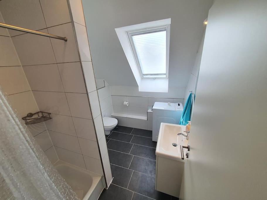 Kiel-Russee Familienwohnung, Lademoeglichkeit, Co2 Frei Bagian luar foto